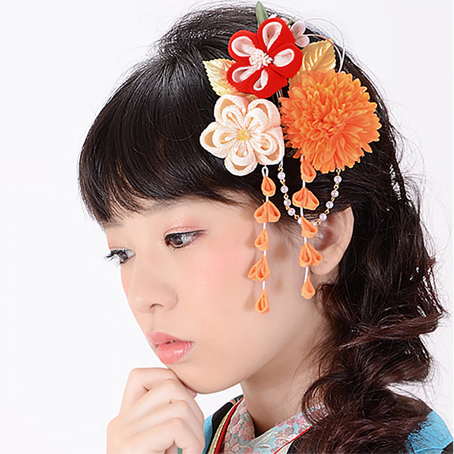 振袖髪飾り2点セット「オレンジのお花、赤橙、白色のつまみのお花」