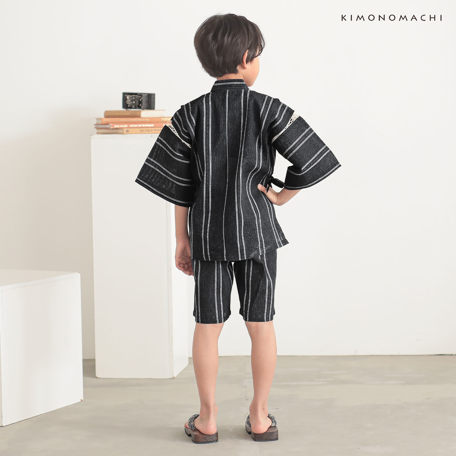リサイクル糸使用男の子甚平：黒地灰白　金通縞