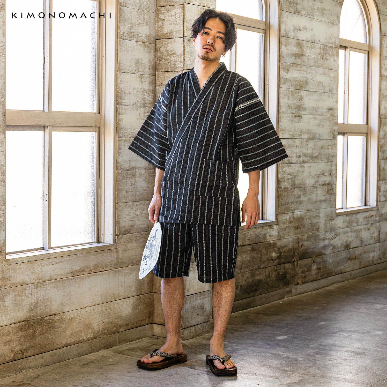 黒地白赤 変わり縞