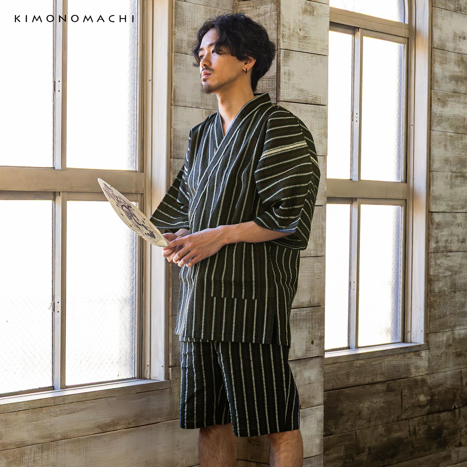 黒地白赤 変わり縞