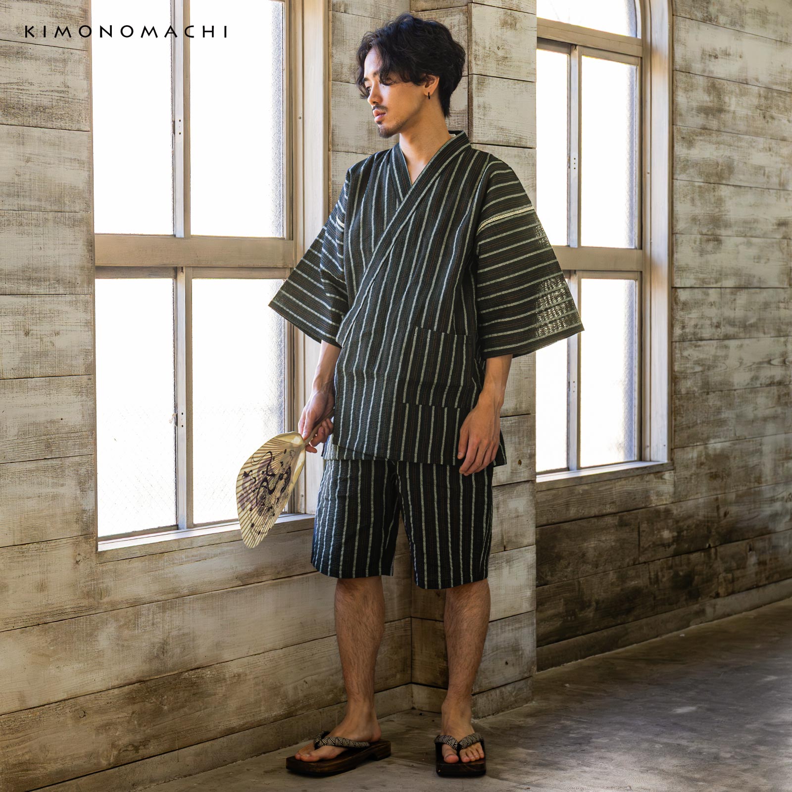 黒地白赤 変わり縞