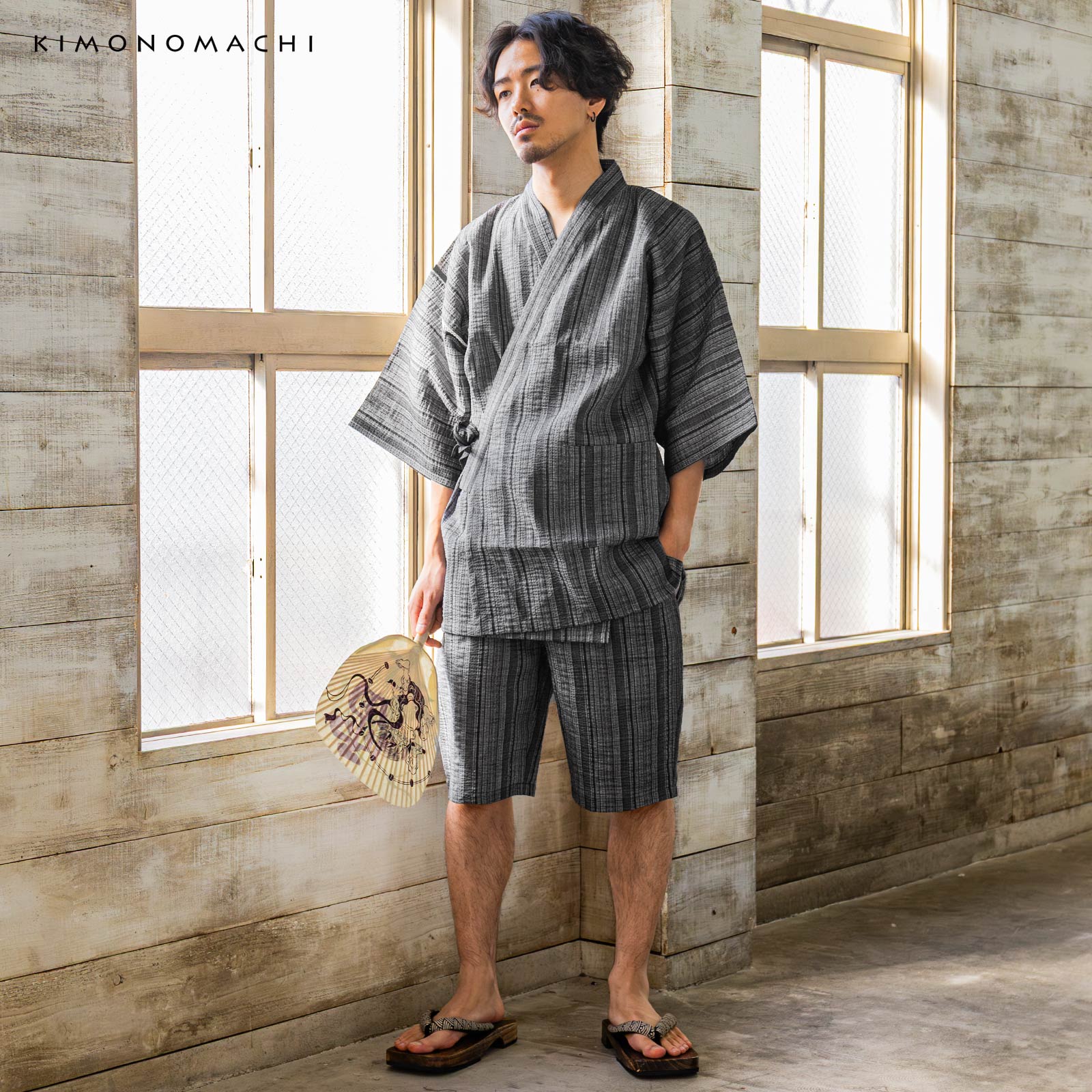 黒グレージュ　縞