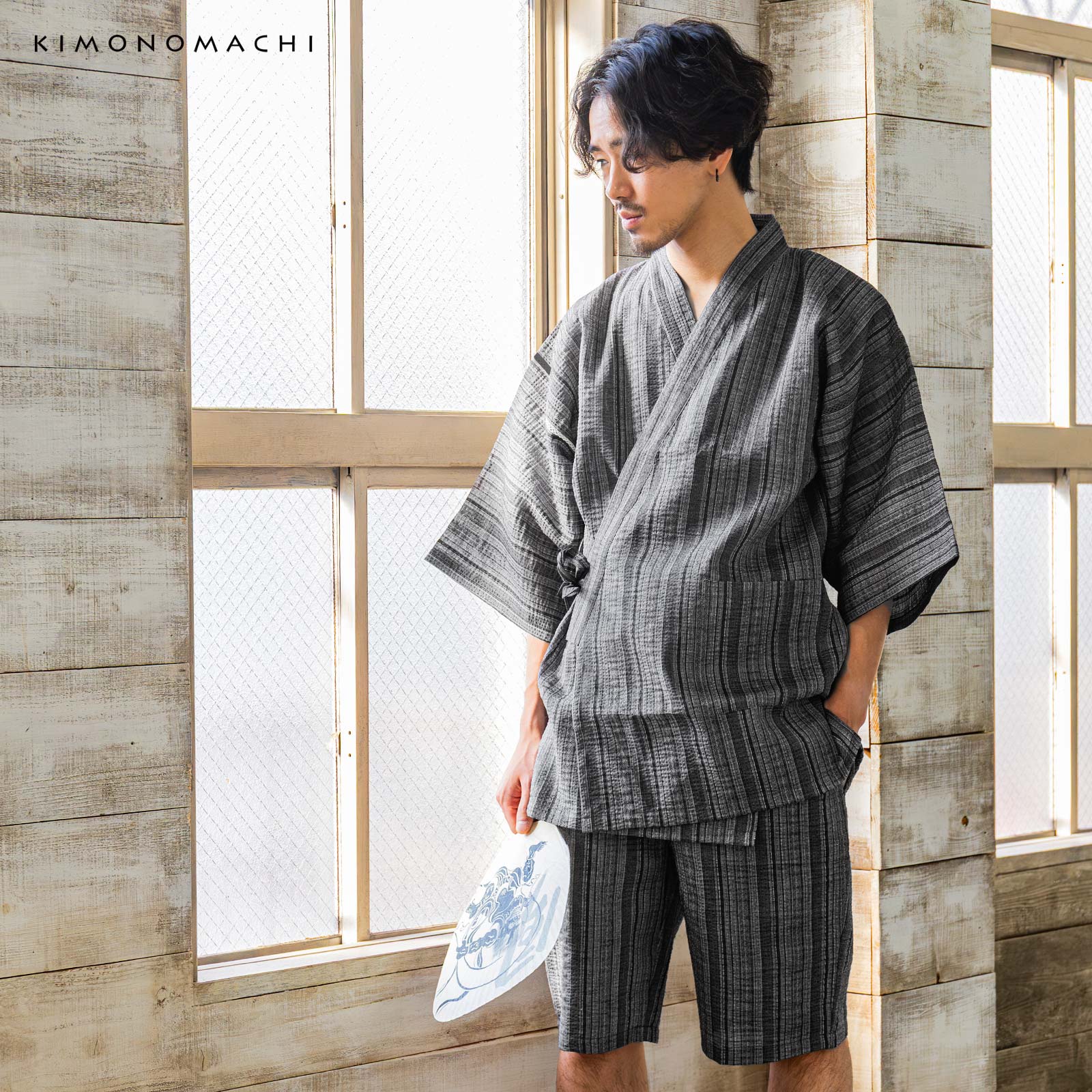 黒グレージュ　縞