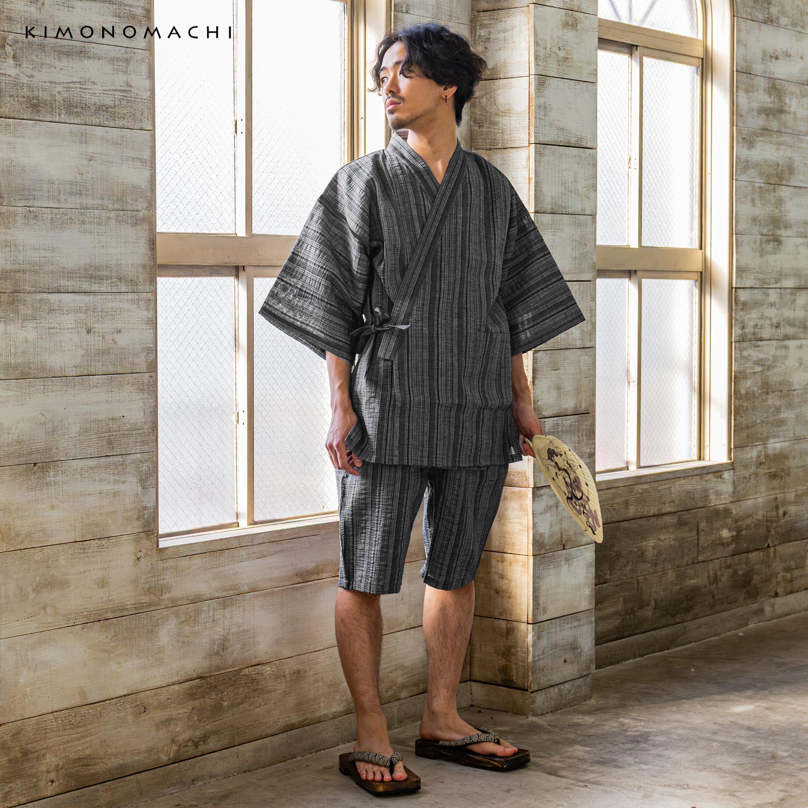 黒グレージュ　縞