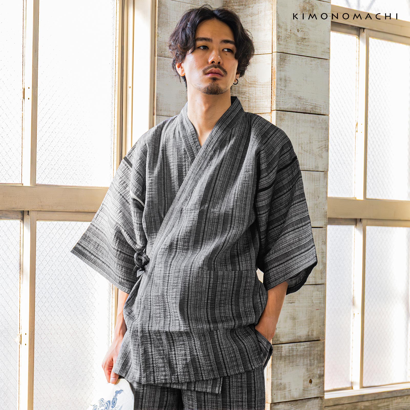 黒グレージュ　縞