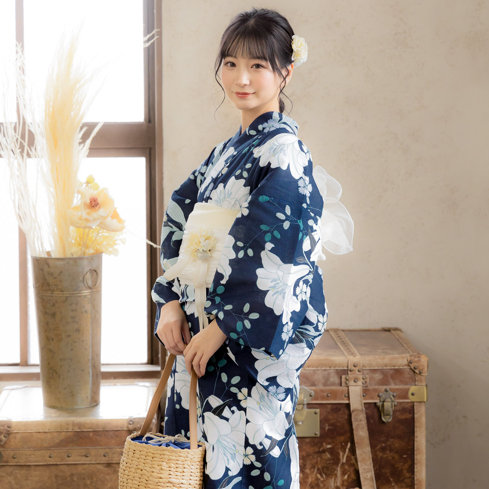 綿女性浴衣：白百合 紺色