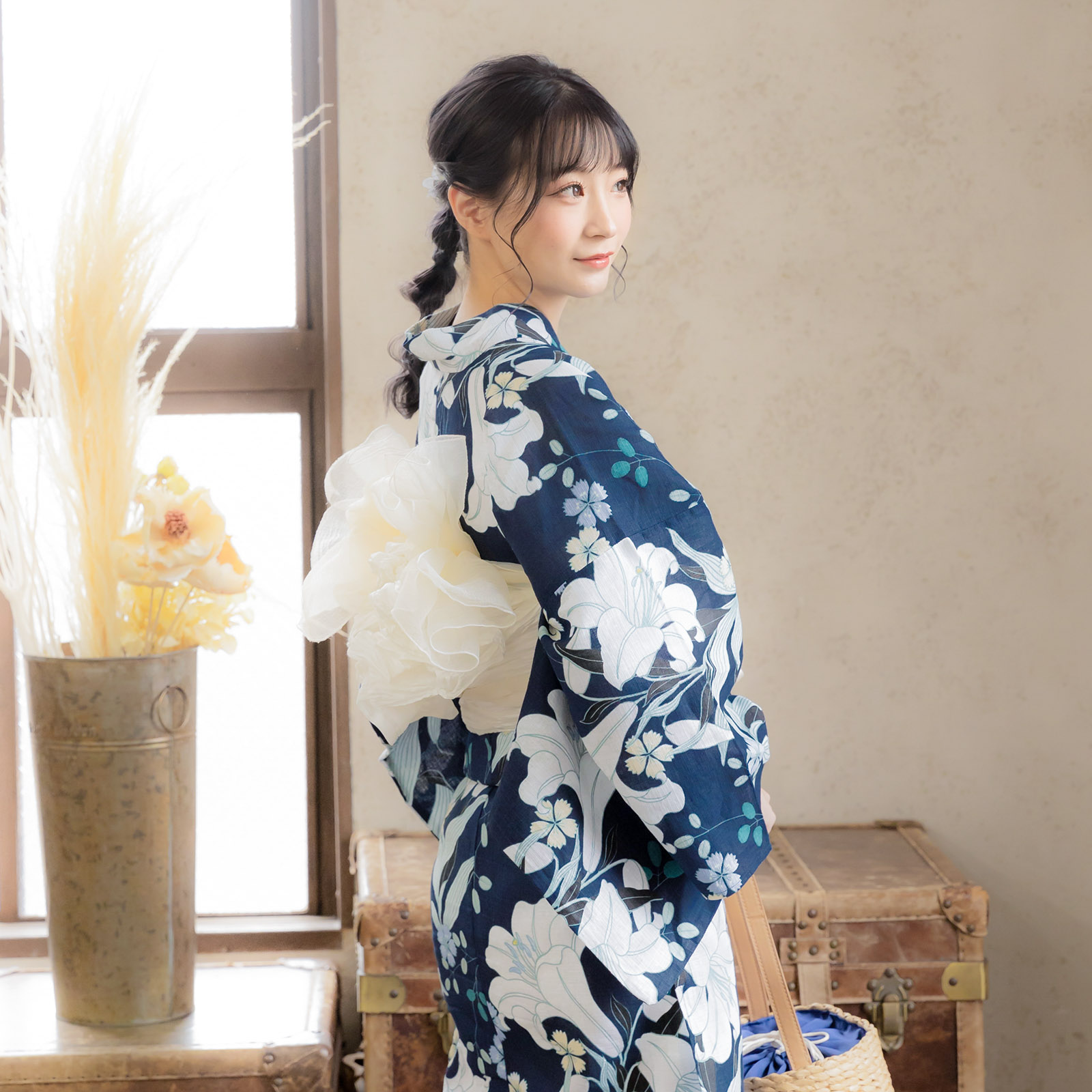 綿女性浴衣：白百合 紺色