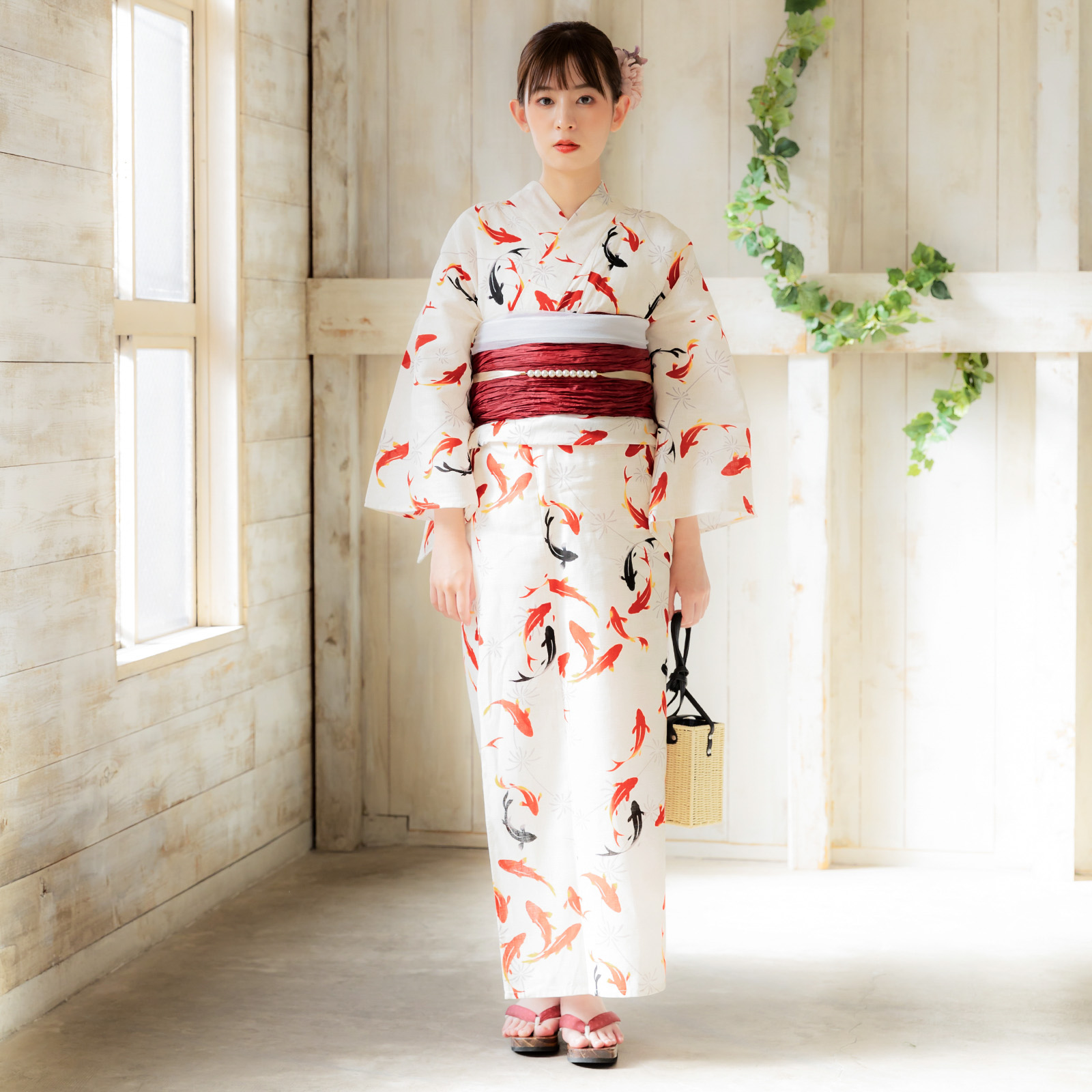綿女性浴衣：金魚、赤×黒 生成り