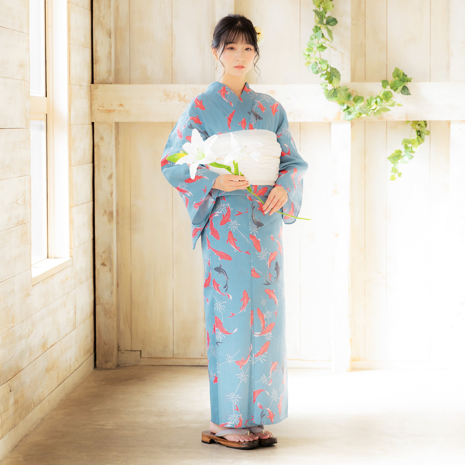 綿女性浴衣：金魚、ピンク×薄墨 スモークブルー