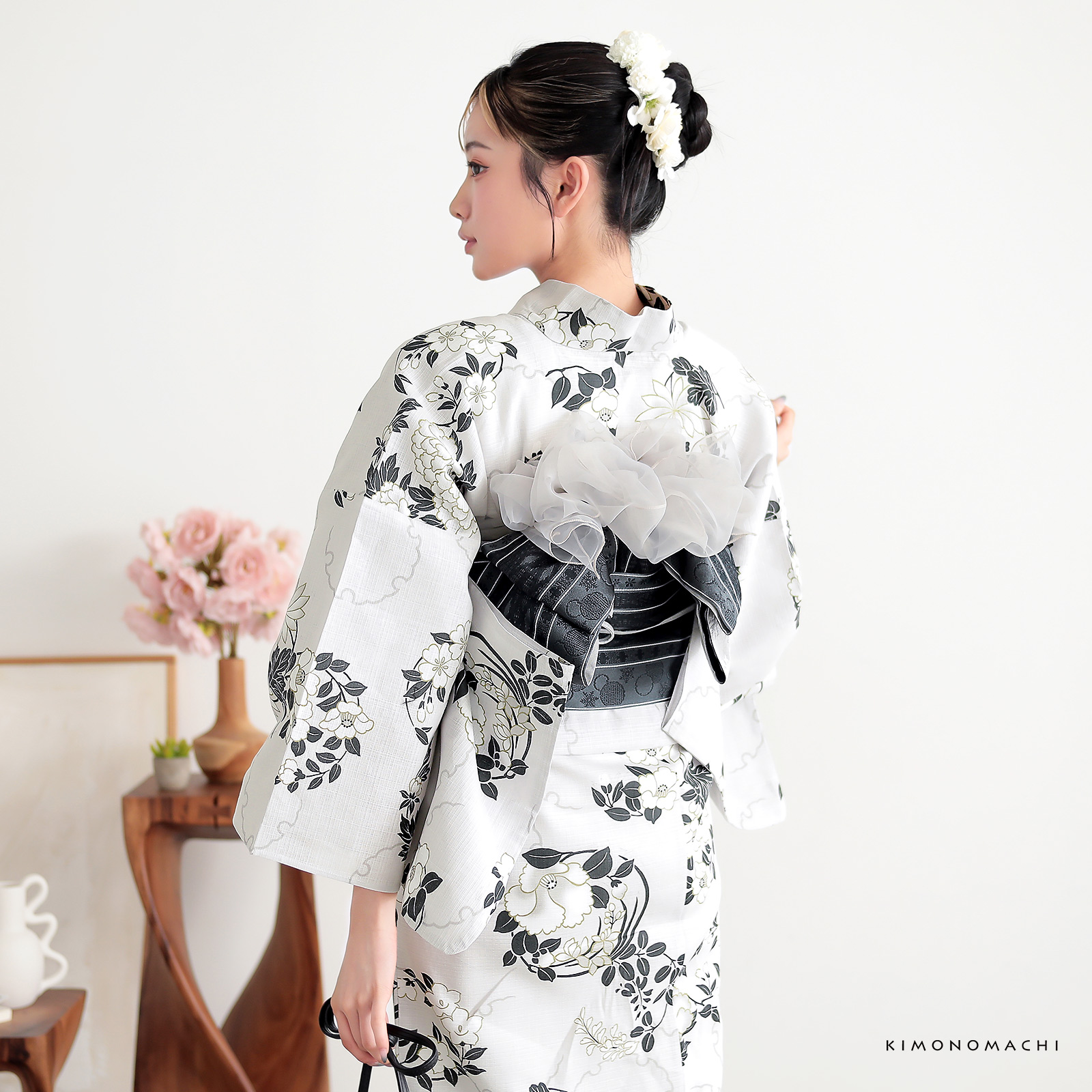 綿女性浴衣：雪輪に花の丸　ライトグレー