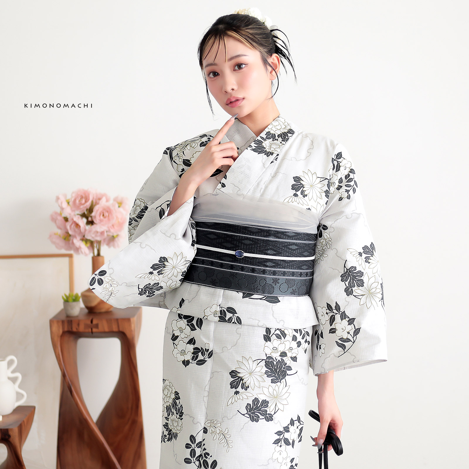 綿女性浴衣：雪輪に花の丸　ライトグレー
