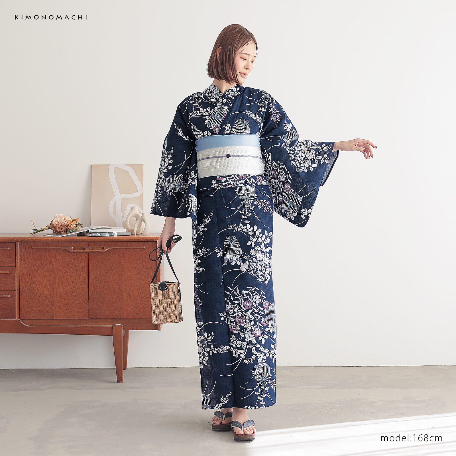 綿女性浴衣：秋草に虫かご　ネイビー