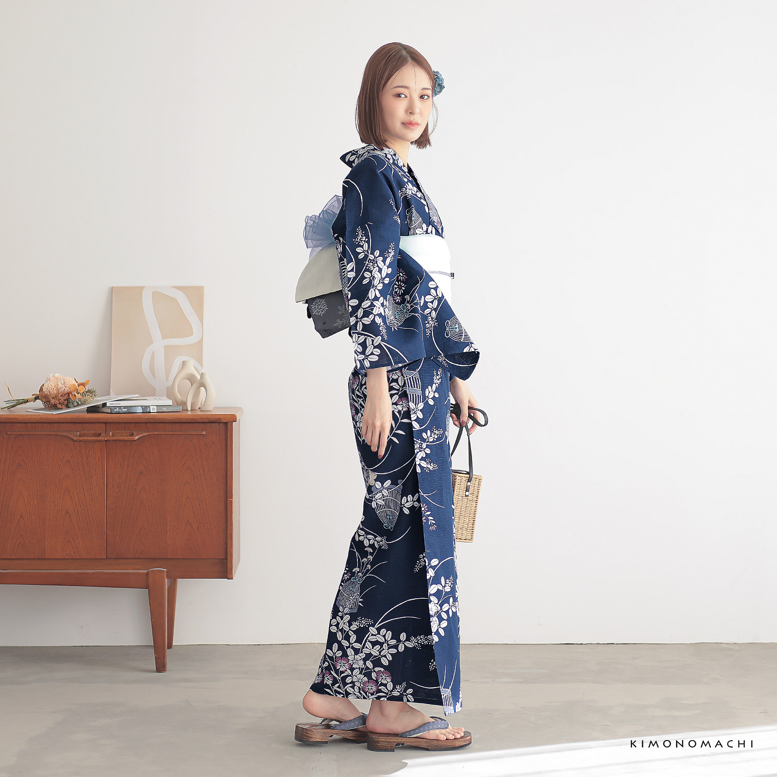 綿女性浴衣：秋草に虫かご　ネイビー