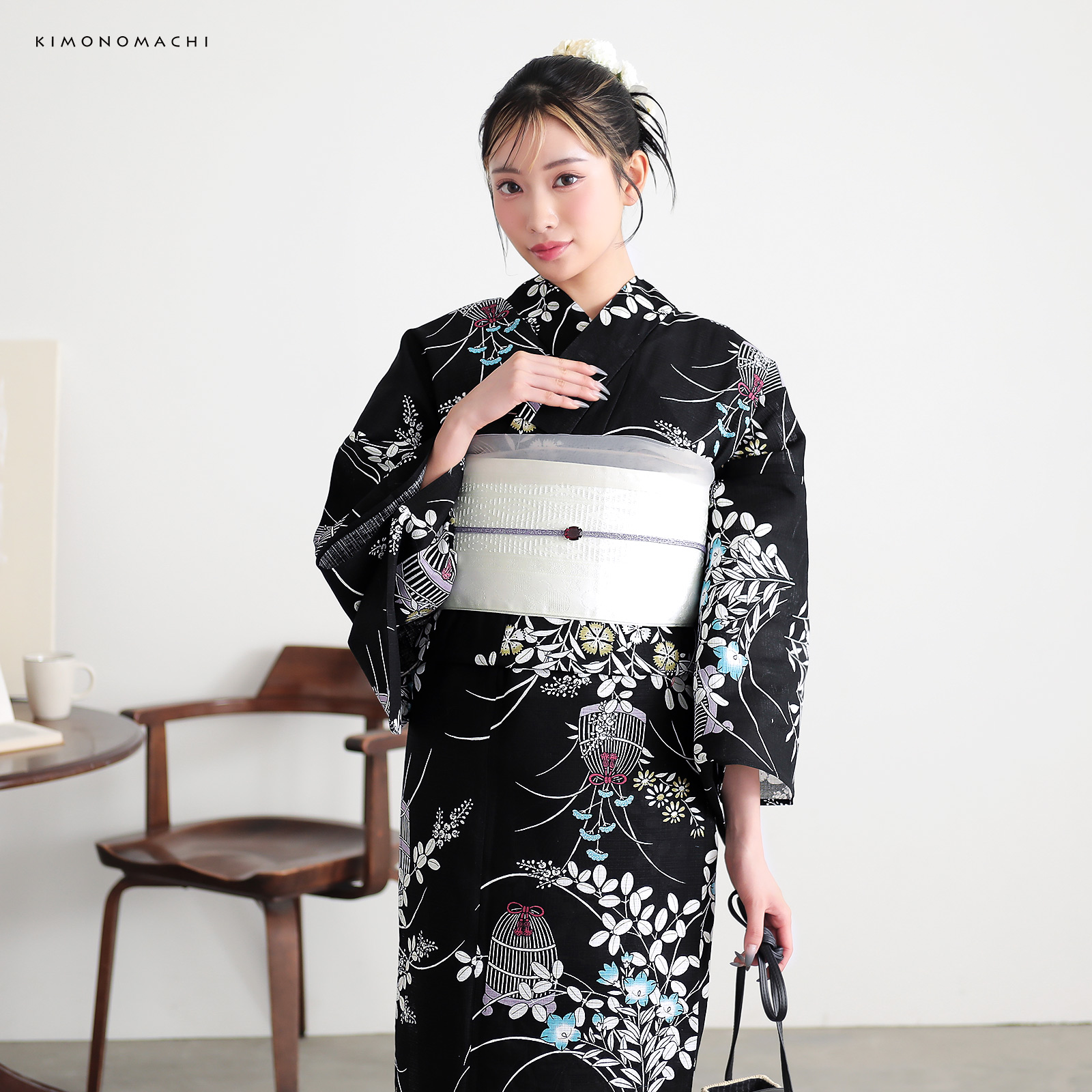 綿女性浴衣：秋草に虫かご　ブラック