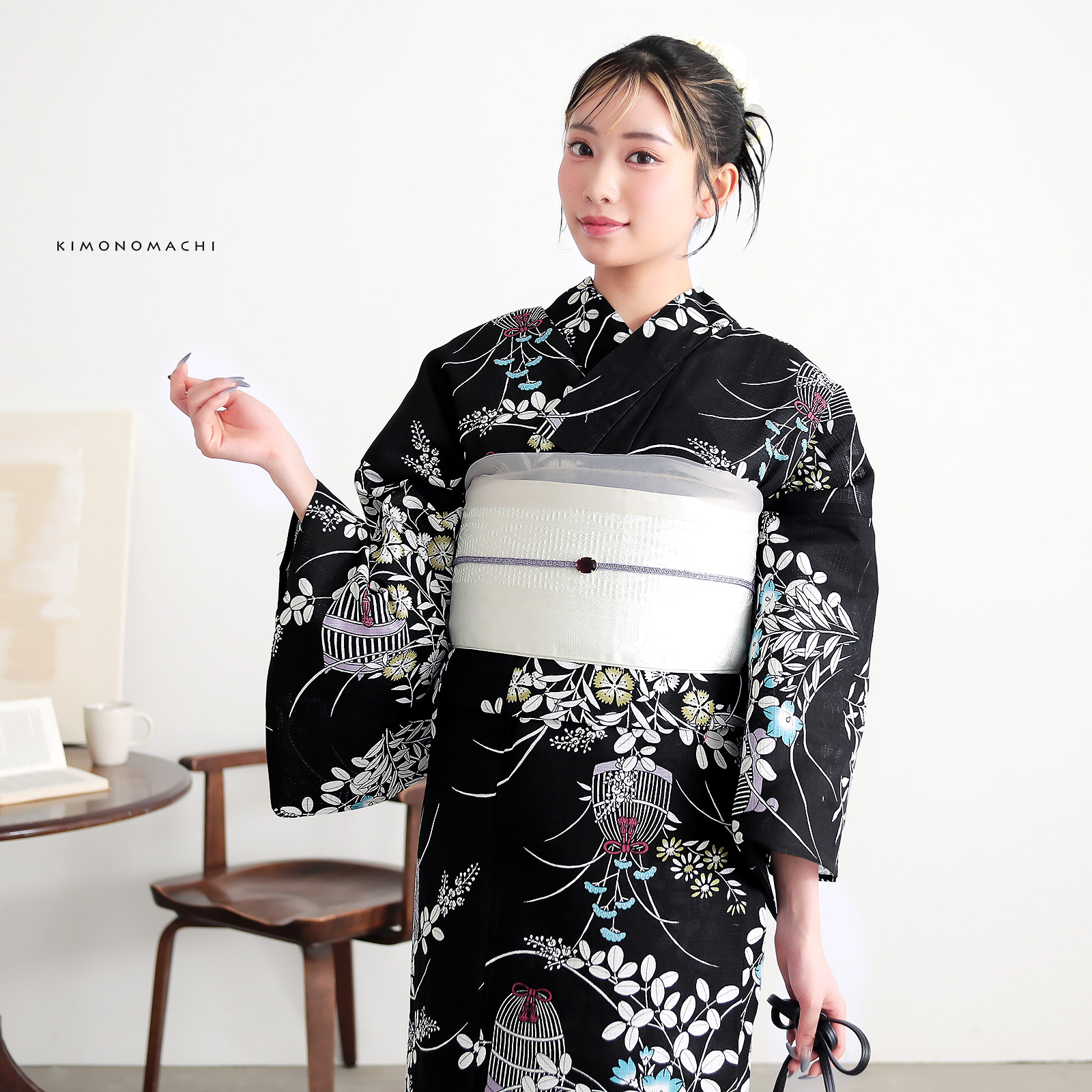 綿女性浴衣：秋草に虫かご　ブラック