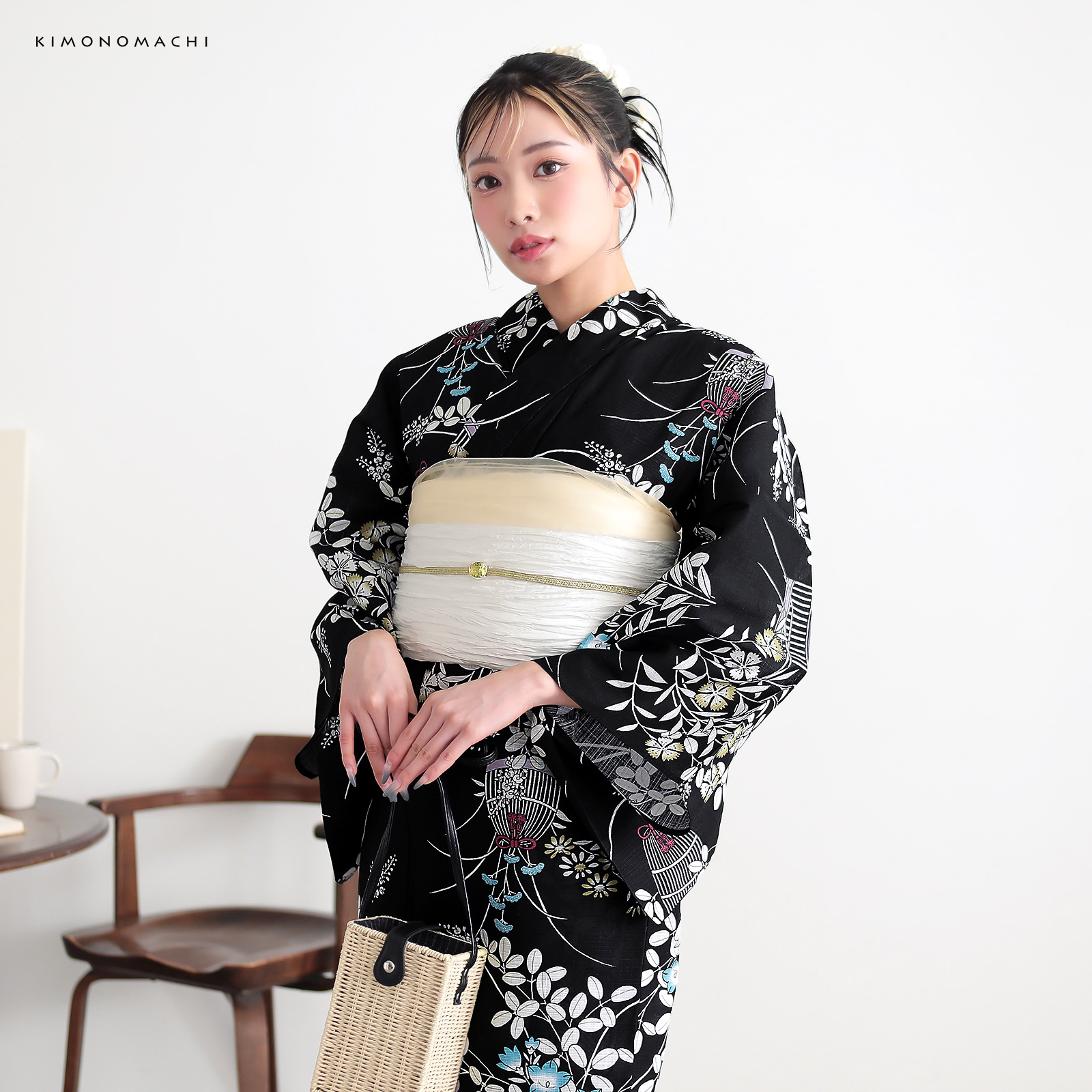 綿女性浴衣：秋草に虫かご　ブラック