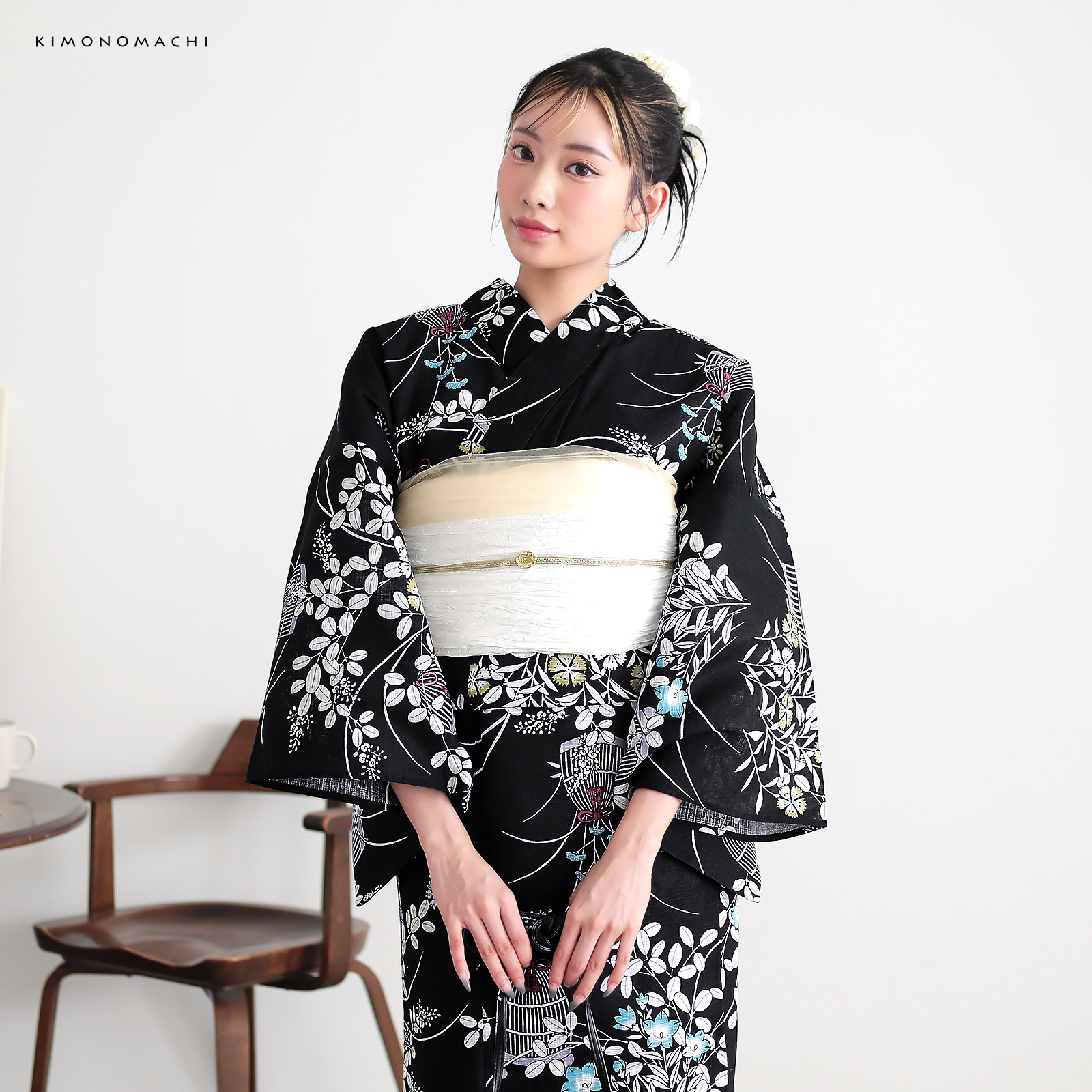 綿女性浴衣：秋草に虫かご　ブラック