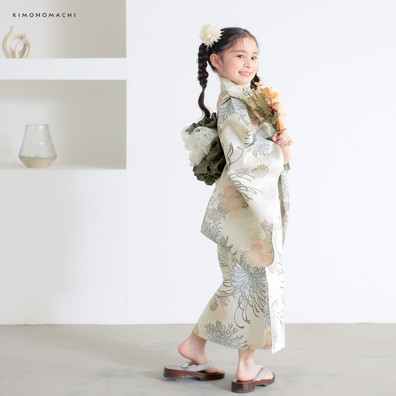 綿女の子浴衣：糸菊に菊花紋　コーラル