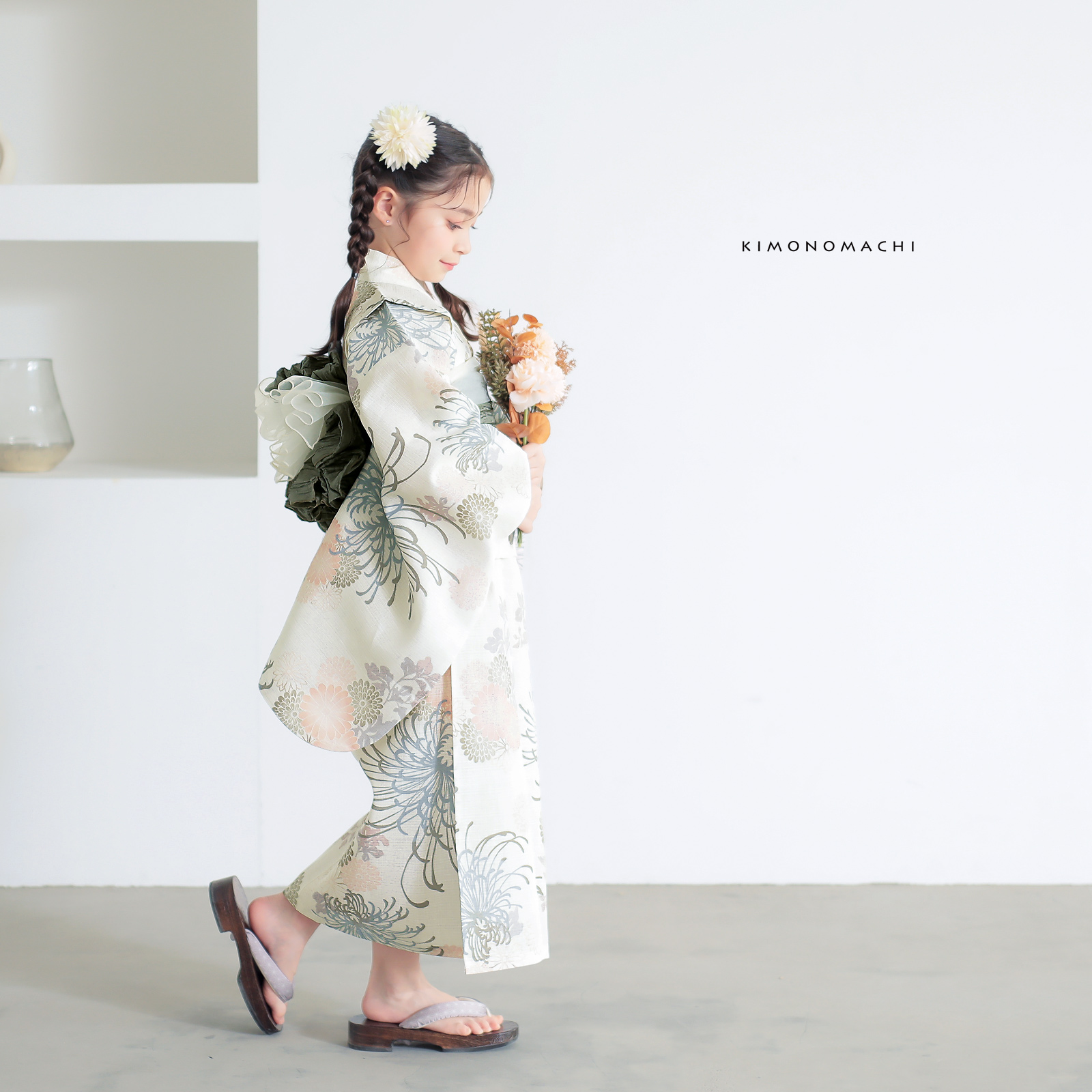 綿女の子浴衣：糸菊に菊花紋　コーラル