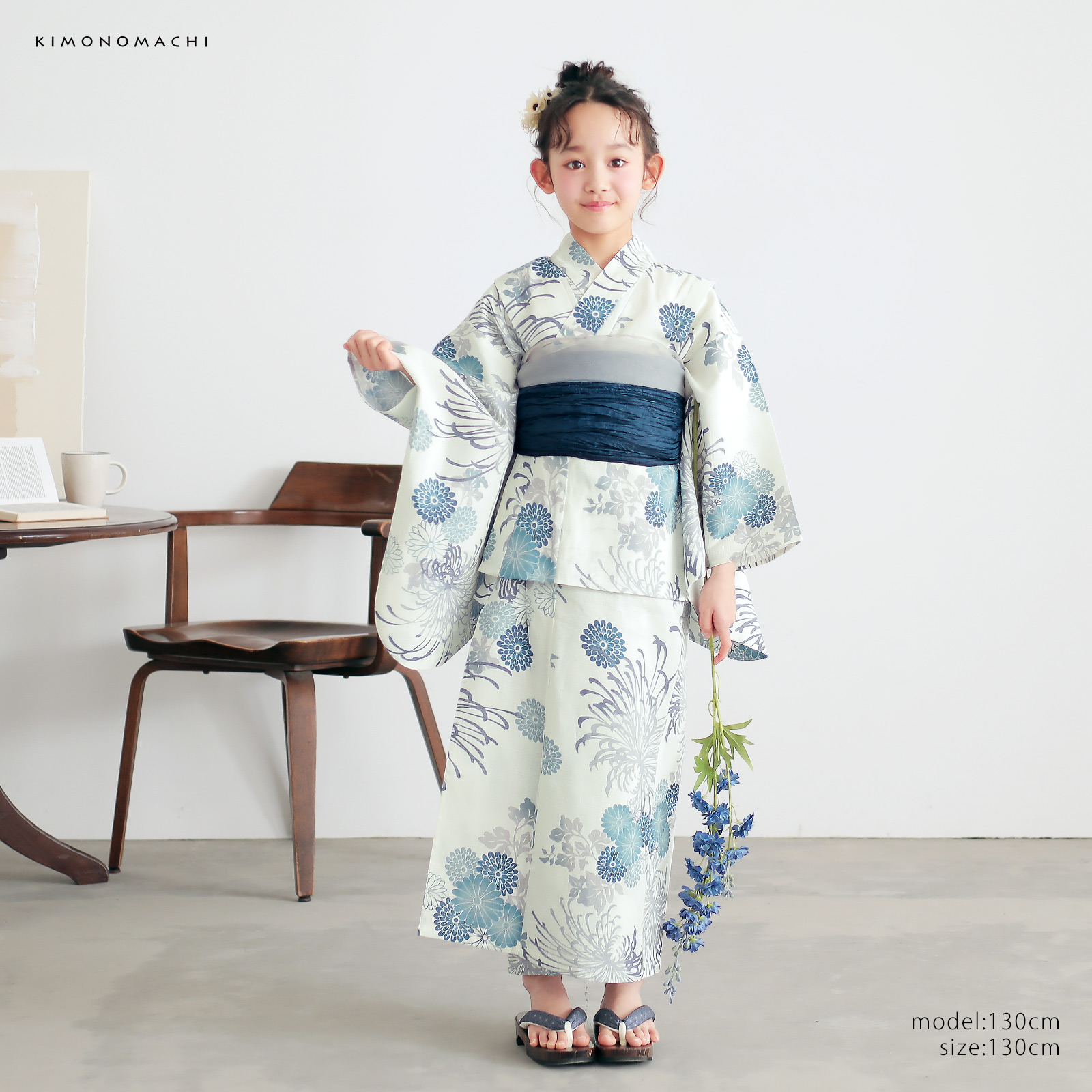 綿女の子浴衣：糸菊に菊花紋　ブルー
