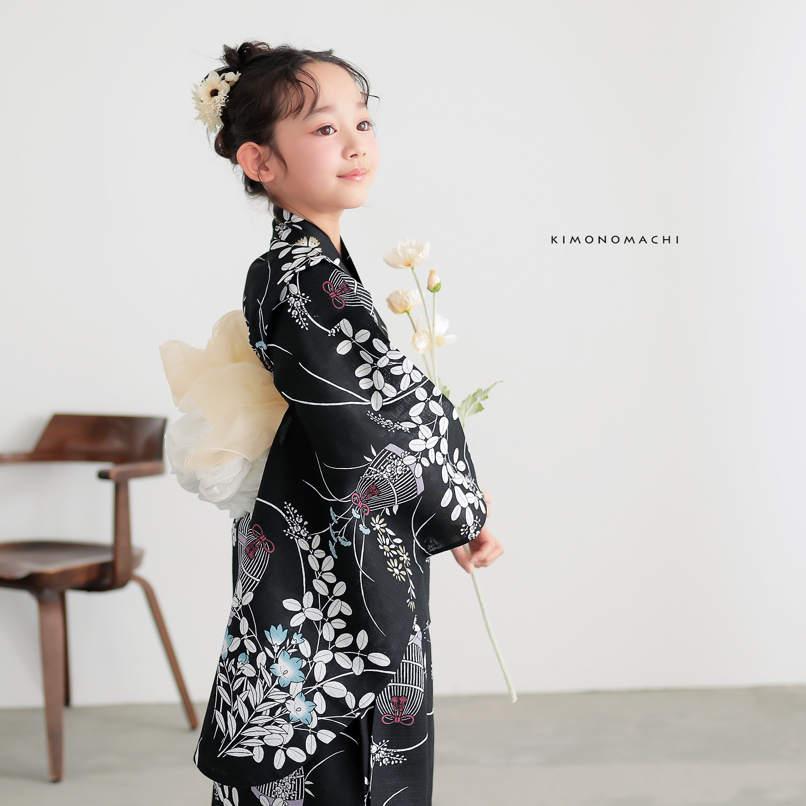 綿女の子浴衣：秋草に虫かご　ブラック