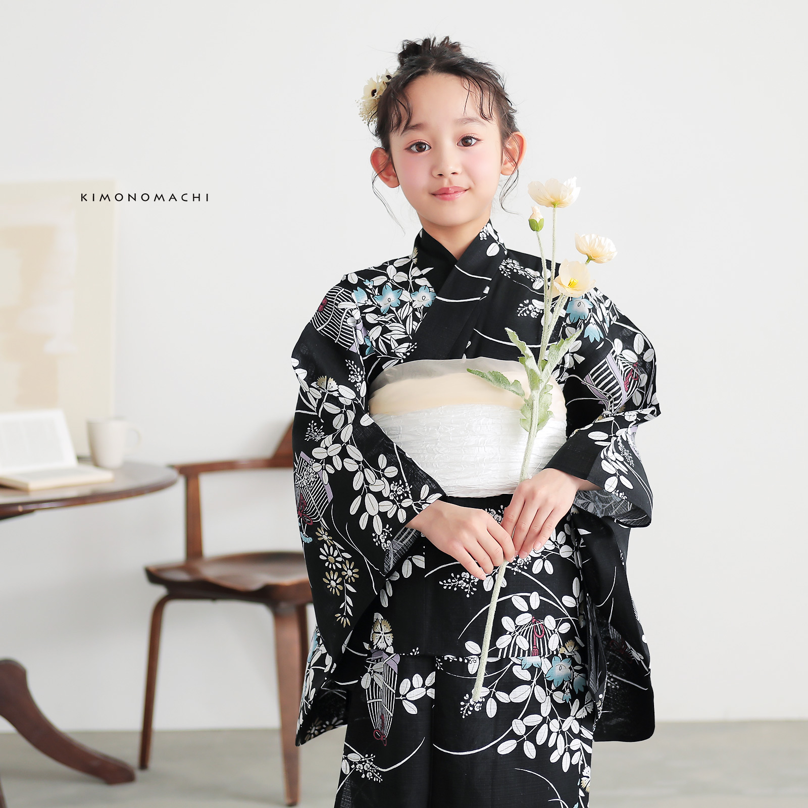 綿女の子浴衣：秋草に虫かご　ブラック