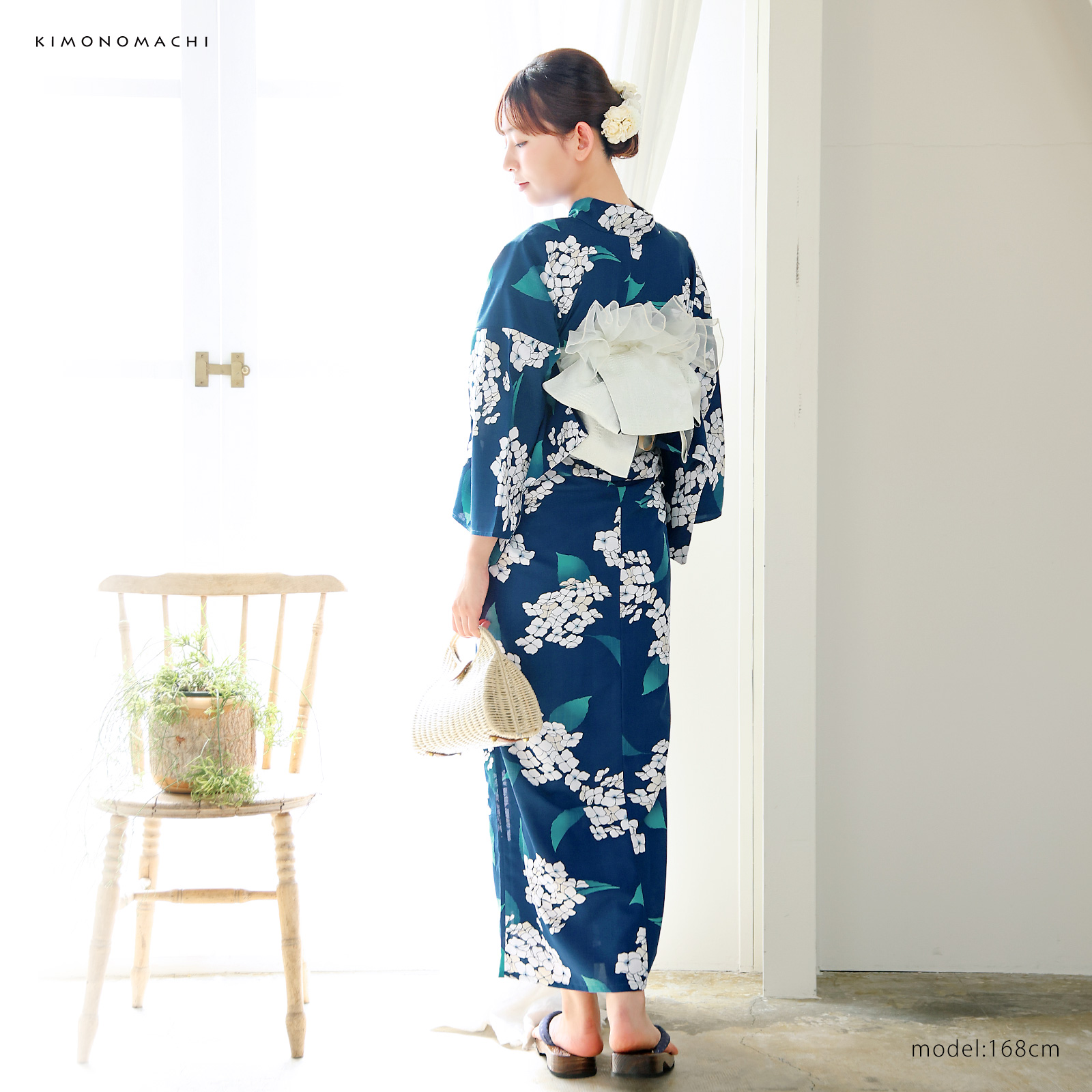 ポリエステル女性浴衣：アジサイ　セルリアンブルー