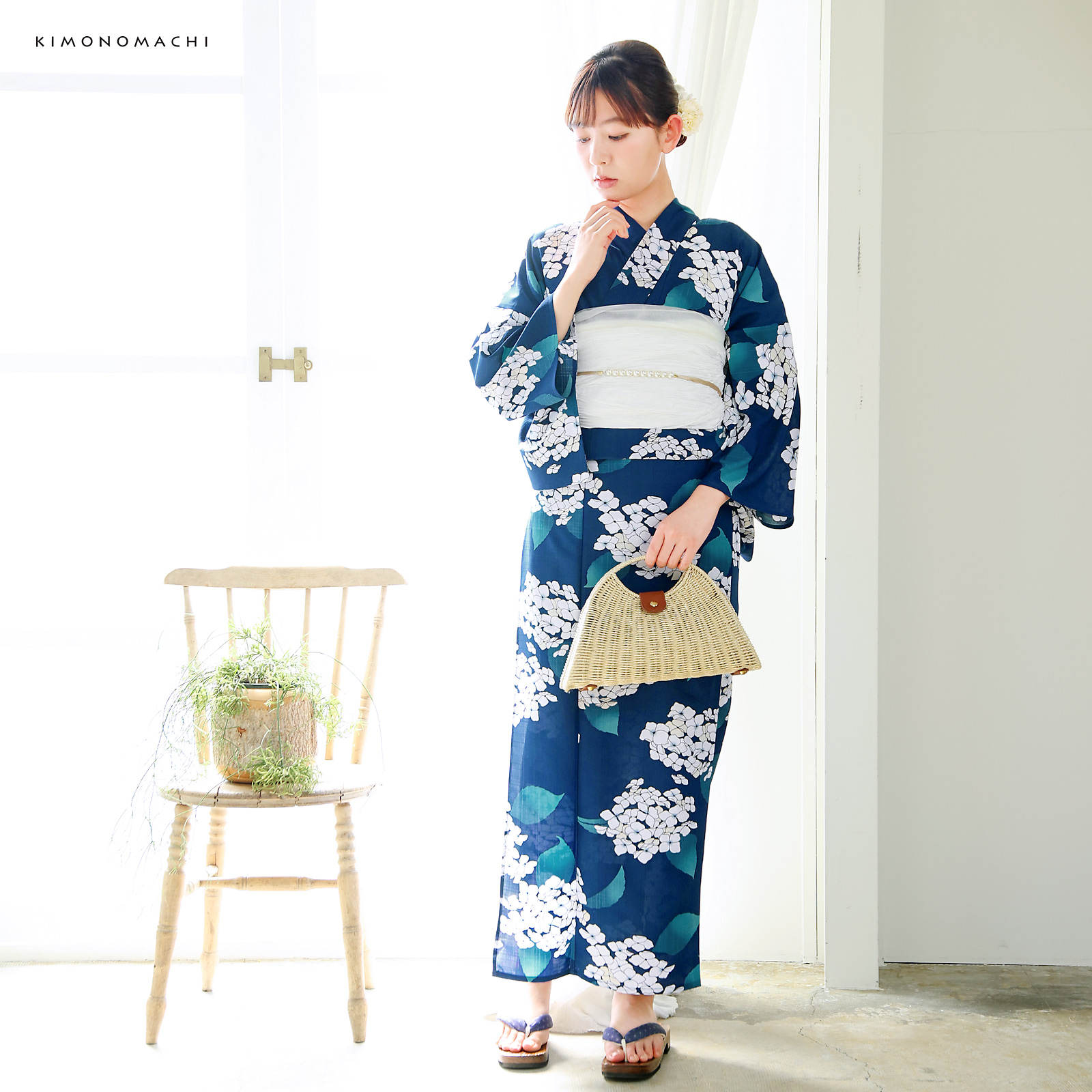 ポリエステル女性浴衣：アジサイ　セルリアンブルー